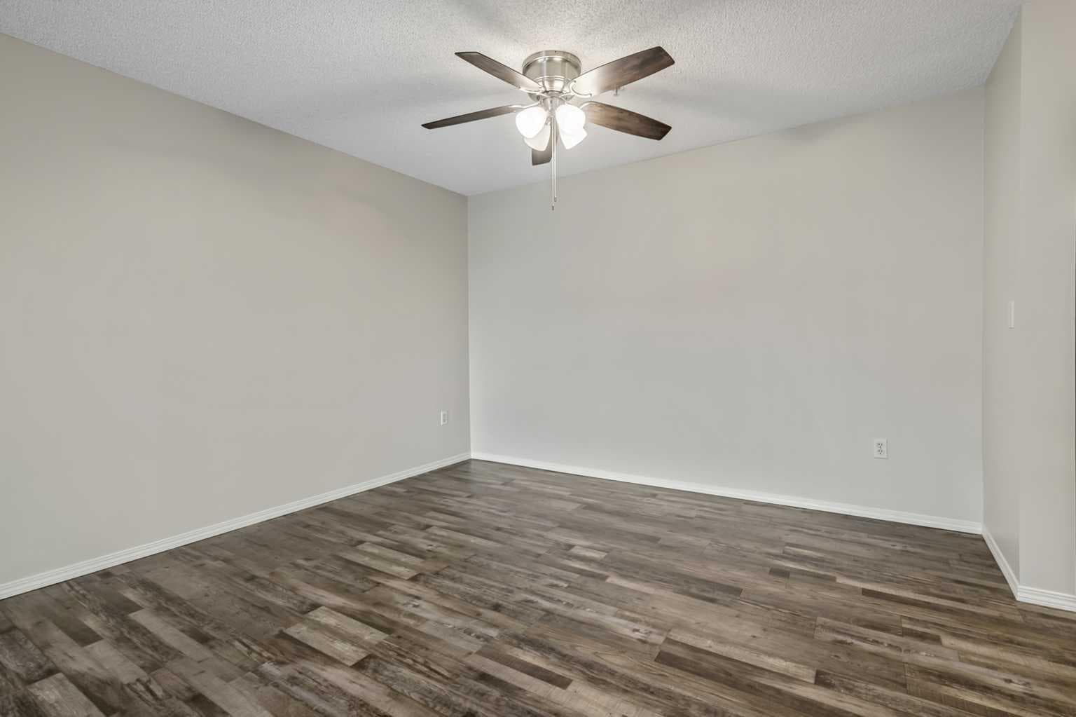 1211, 1211 Tuscarora Manor NW