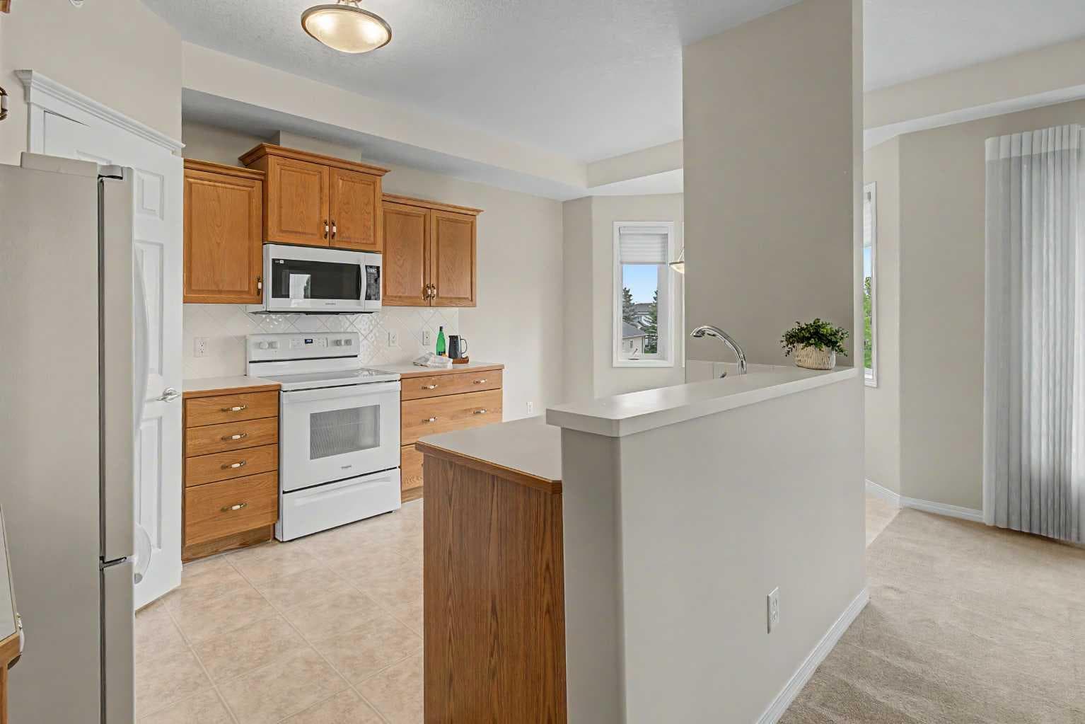 205, 15 Everstone Drive SW