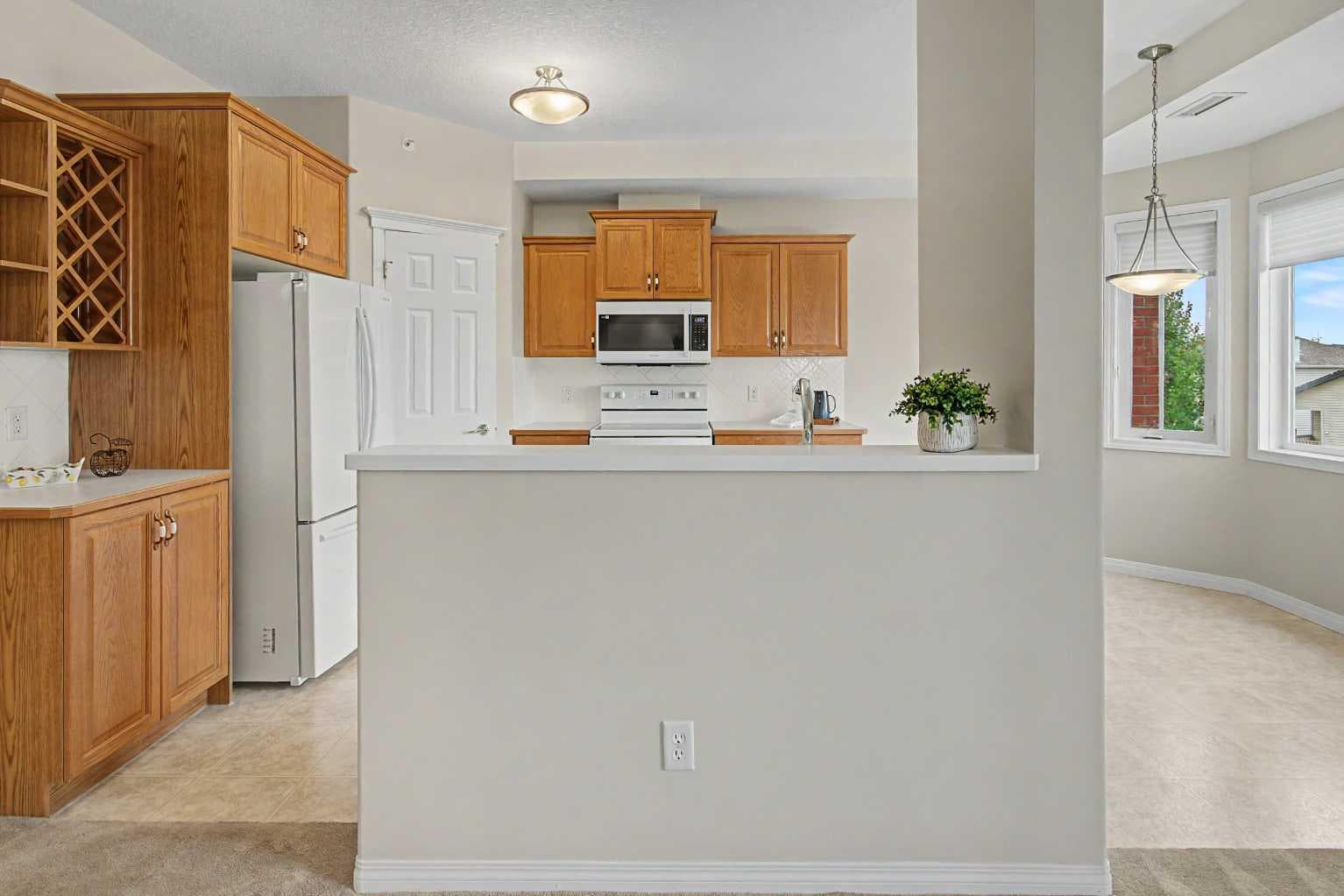 205, 15 Everstone Drive SW