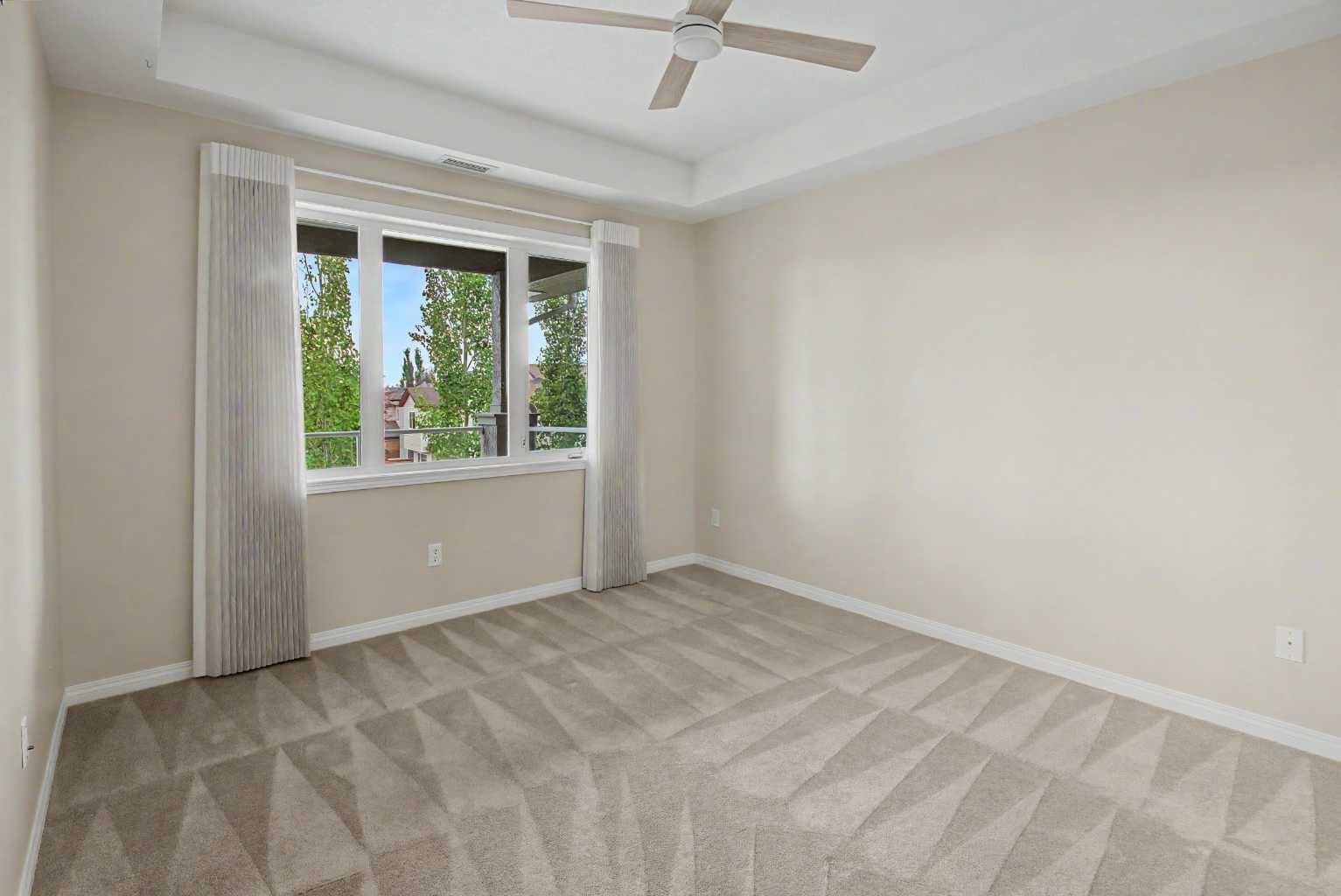 205, 15 Everstone Drive SW