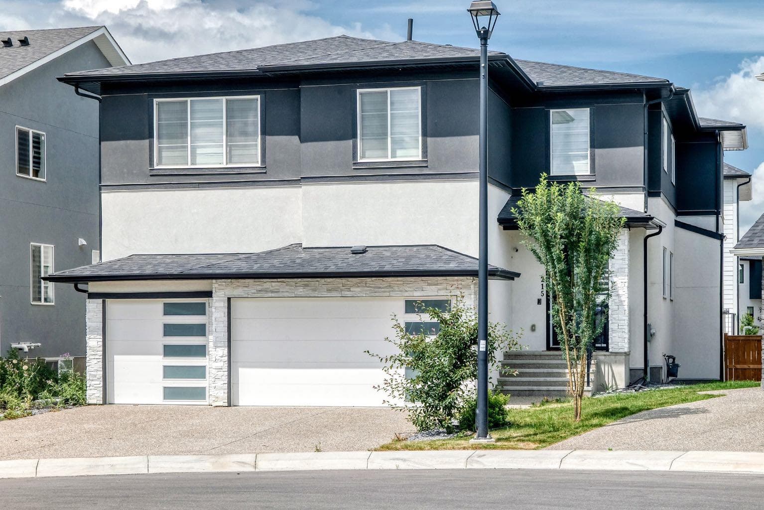 215 Kinniburgh Place  
