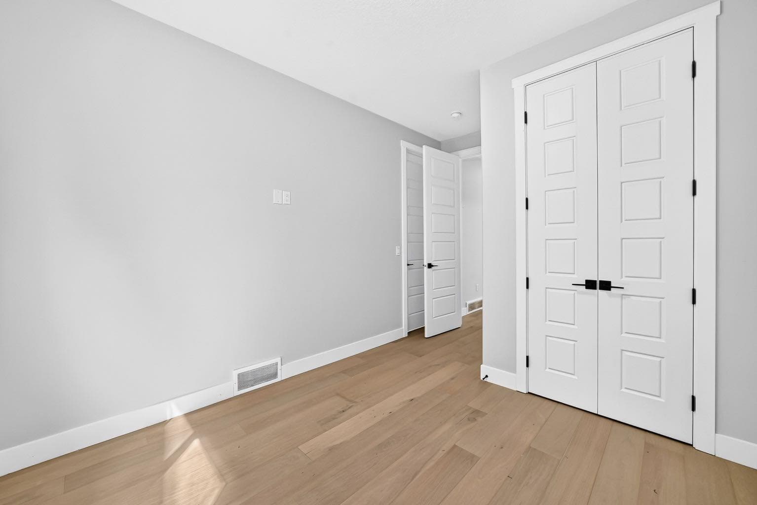 215 Kinniburgh Place  