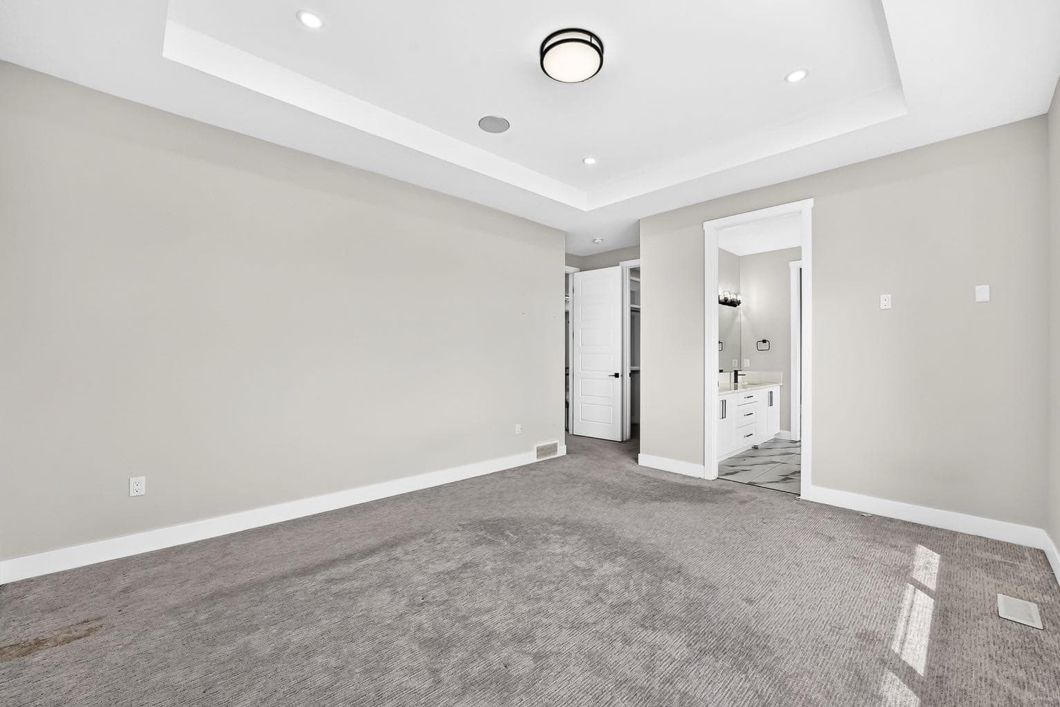 215 Kinniburgh Place  