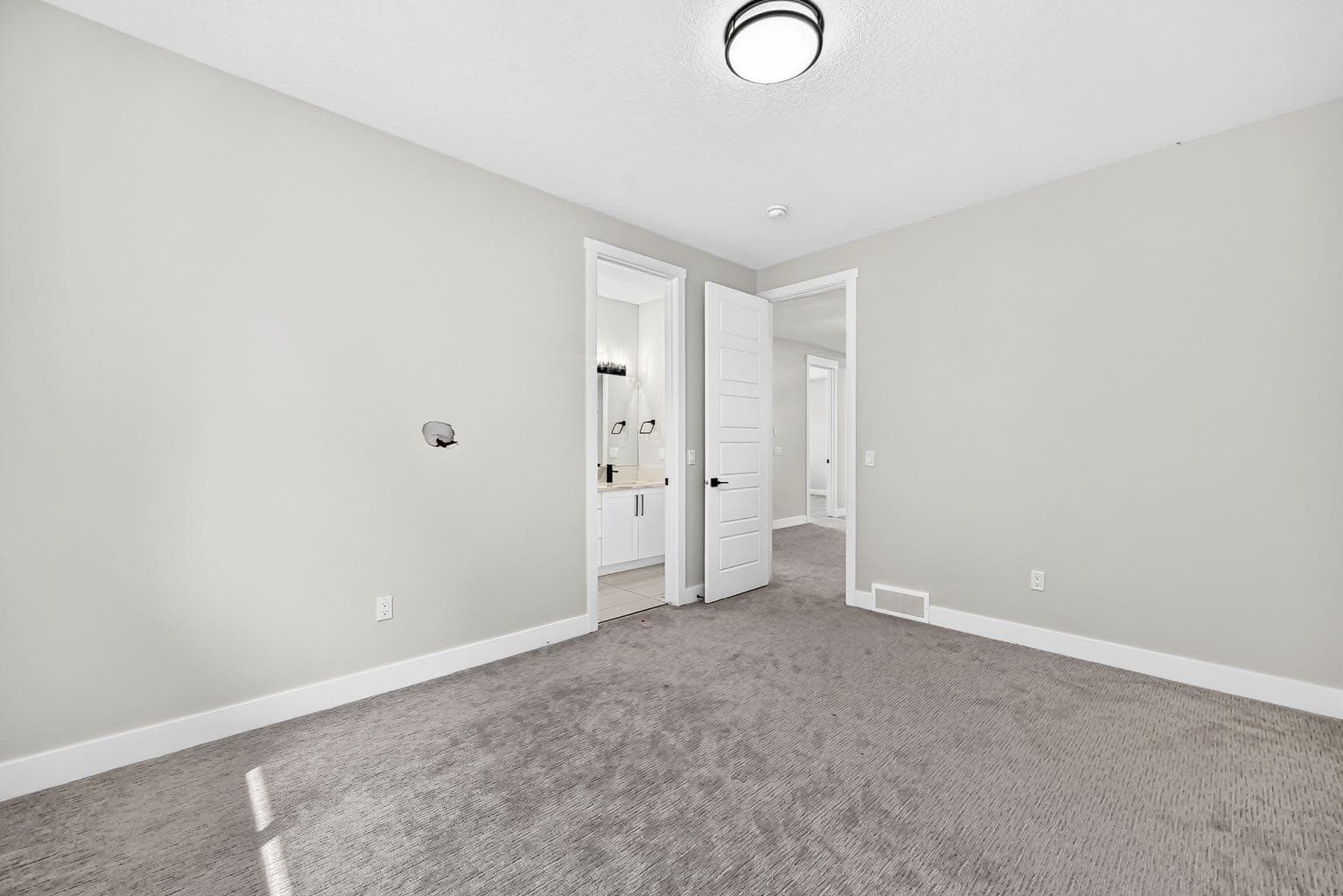 215 Kinniburgh Place  
