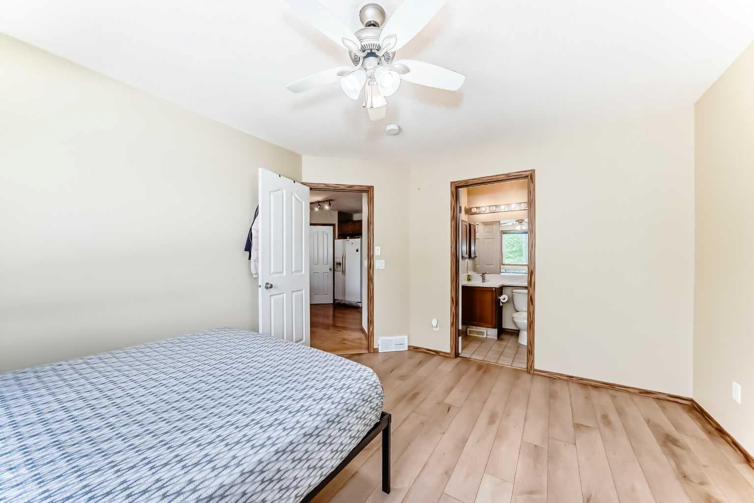 30 Covehaven View NE