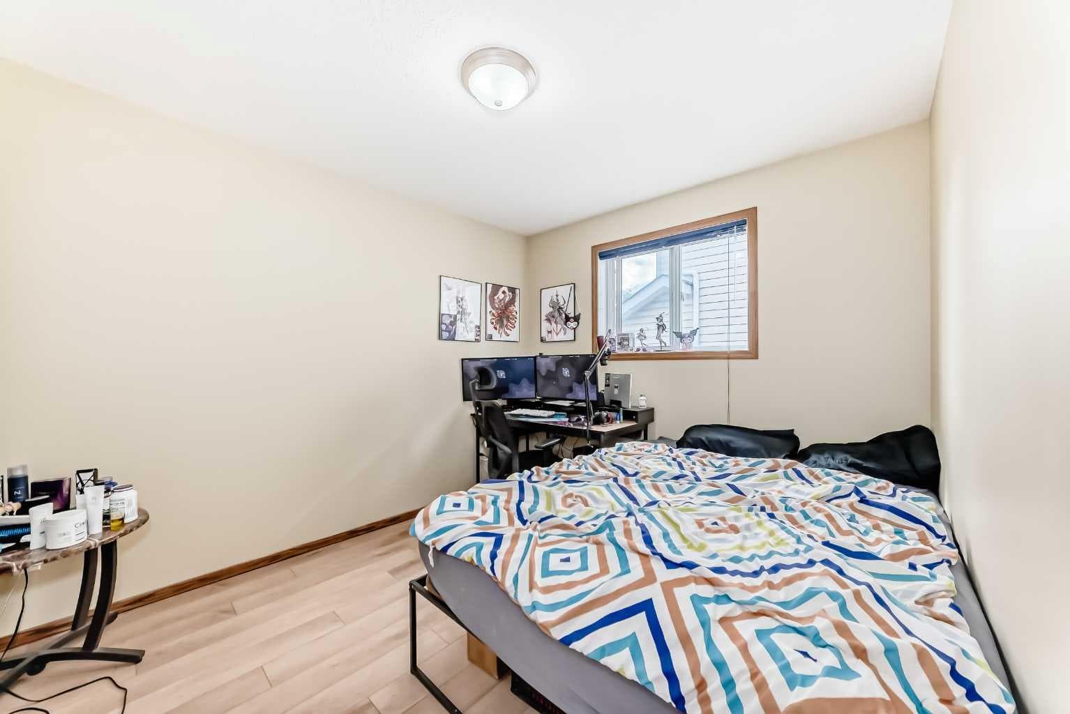 30 Covehaven View NE