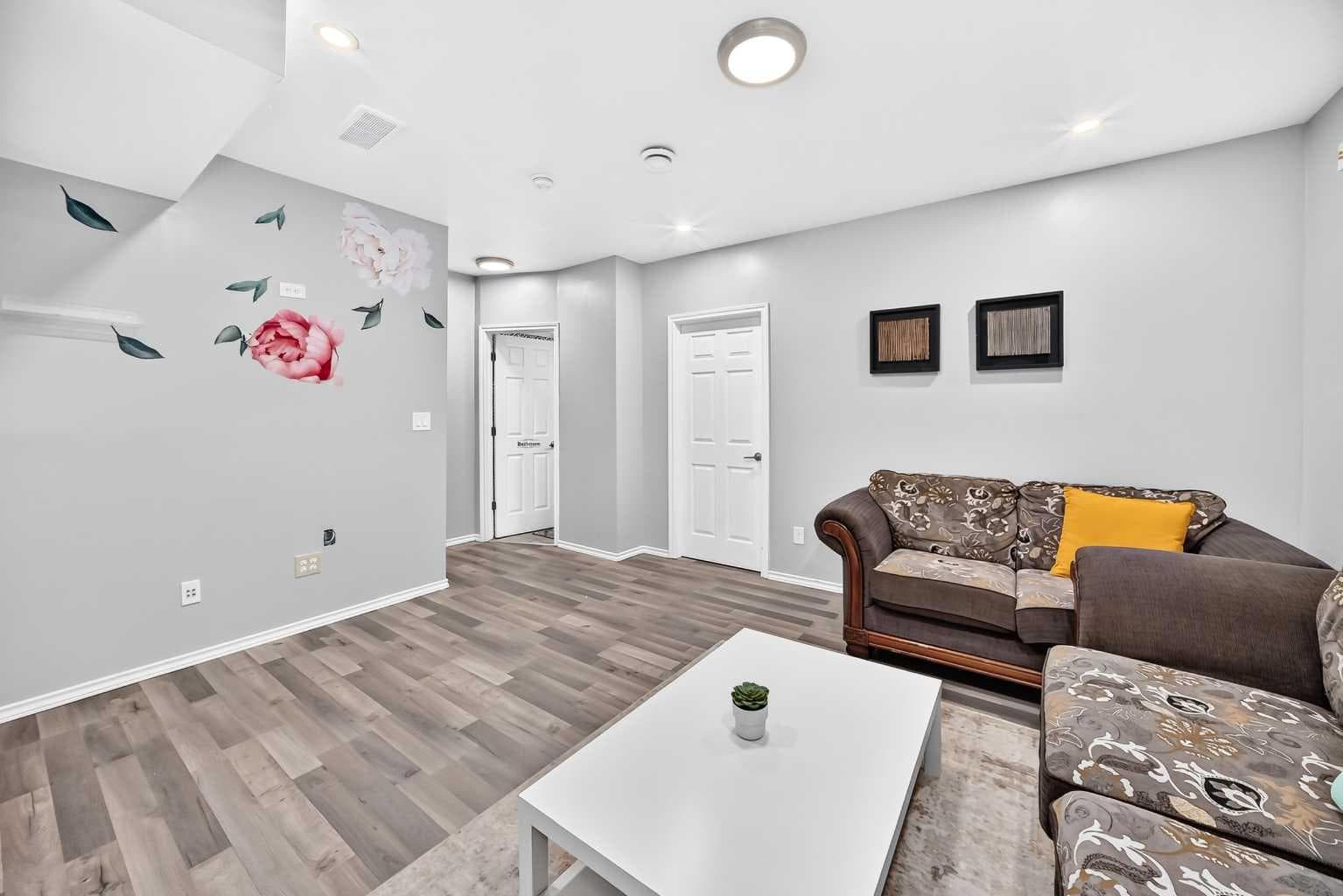 98 Saddlelake Terrace 