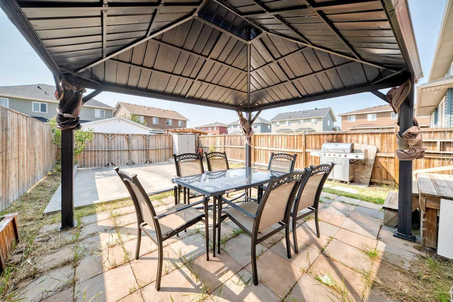 98 Saddlelake Terrace 