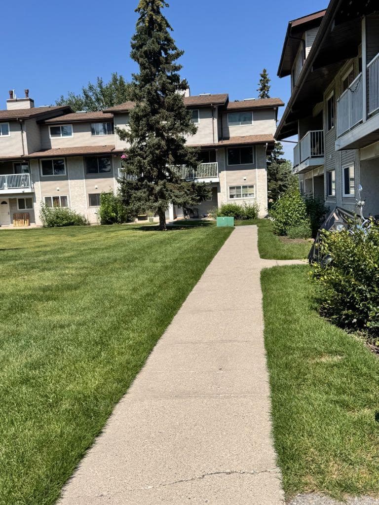 1111, 200 BROOKPARK Drive SW