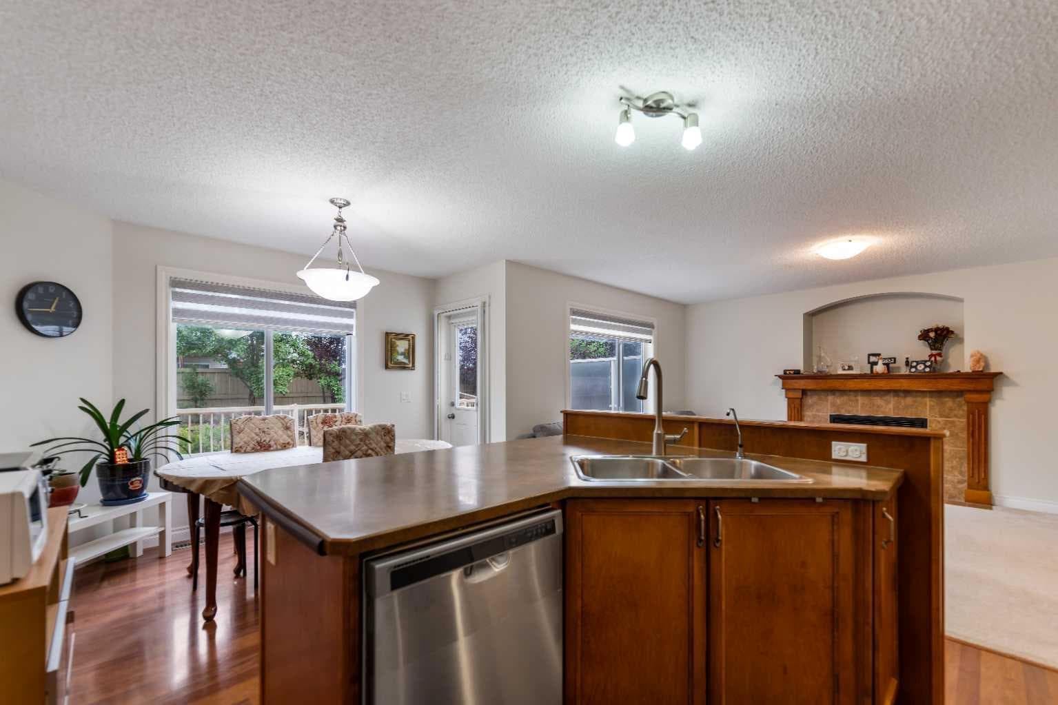 10 Evansmeade Manor NW