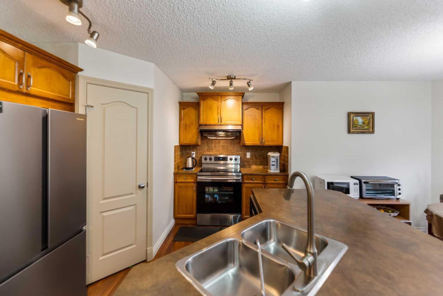 10 Evansmeade Manor NW