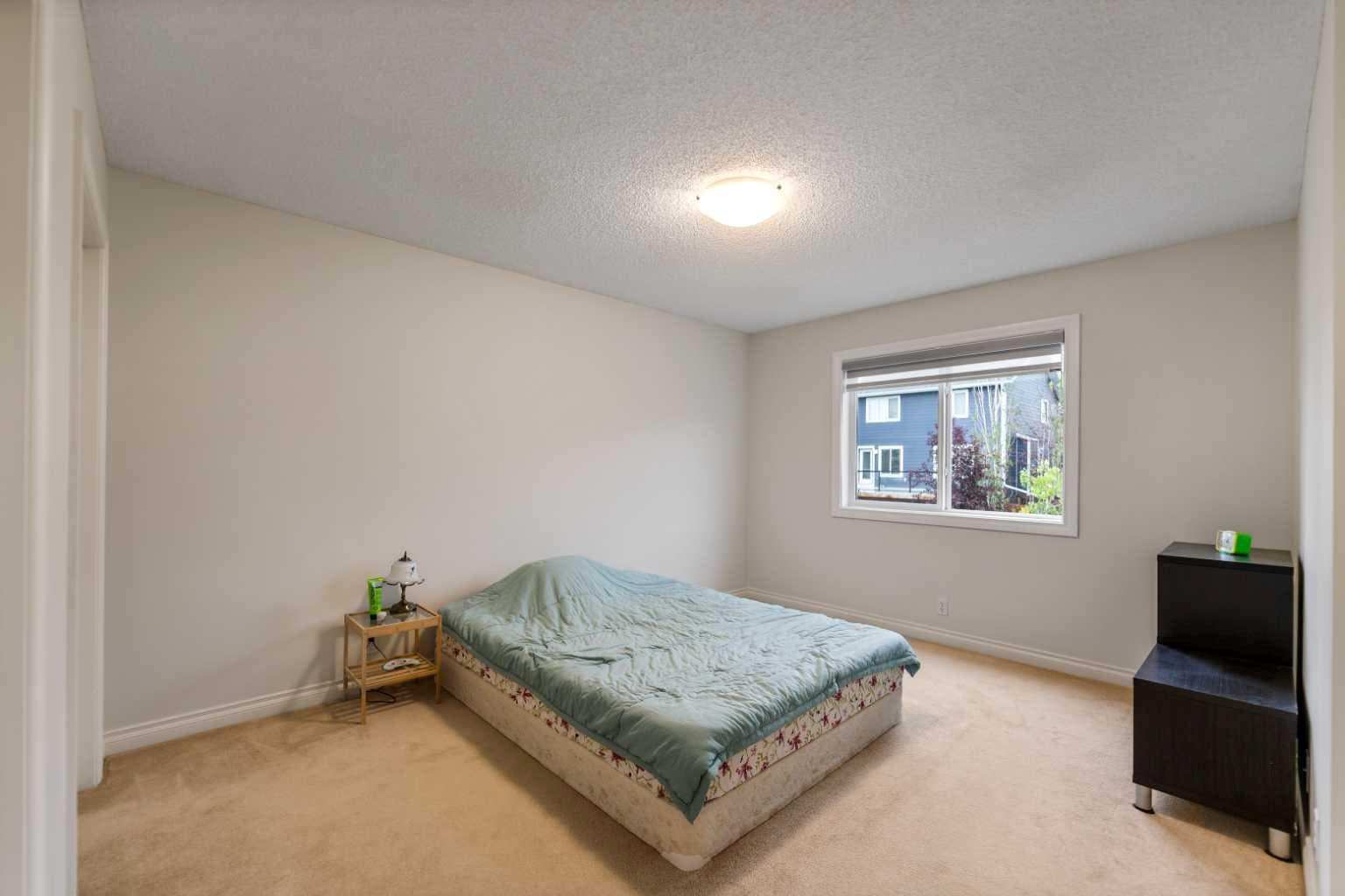 10 Evansmeade Manor NW