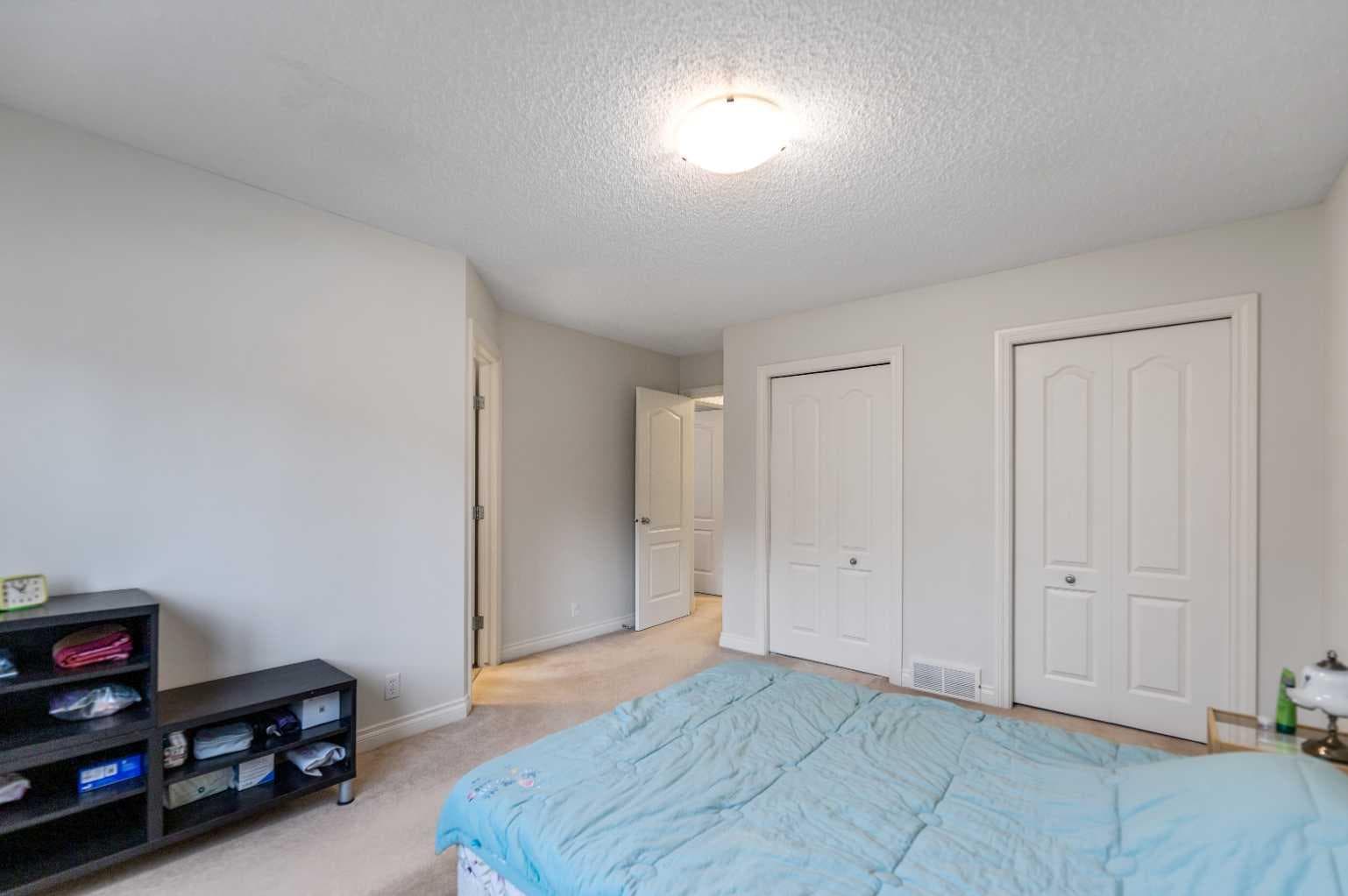 10 Evansmeade Manor NW
