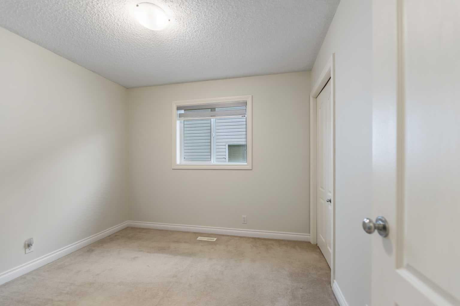 10 Evansmeade Manor NW