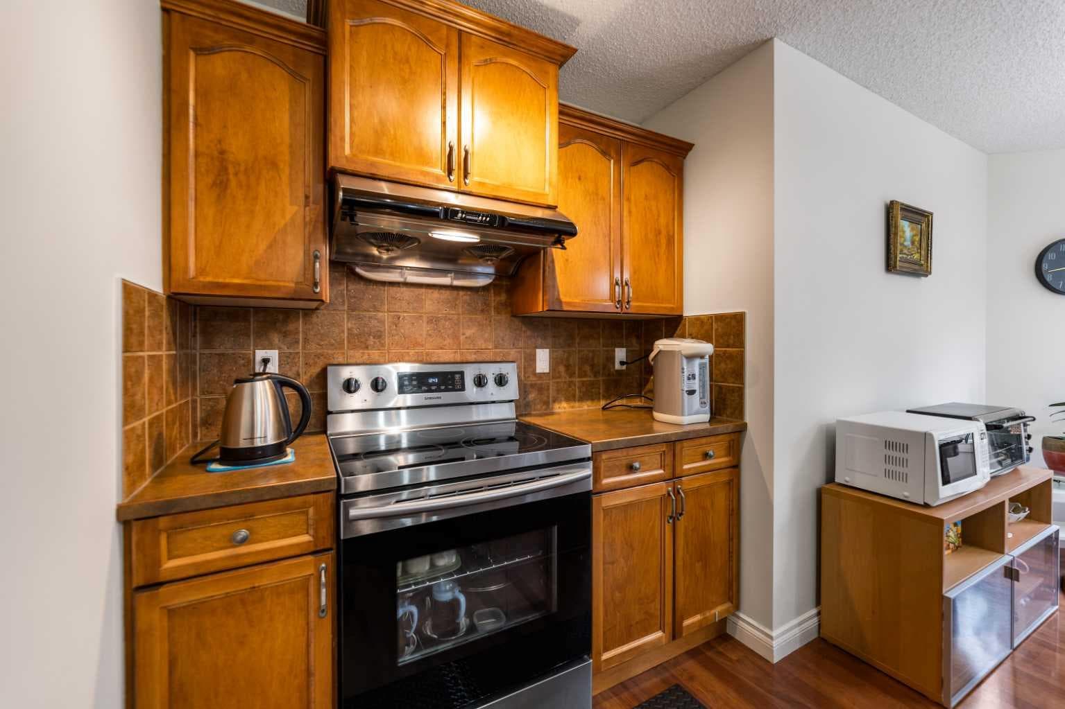 10 Evansmeade Manor NW