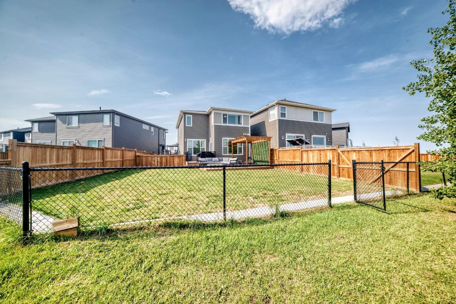 118 Belmont Crescent SW