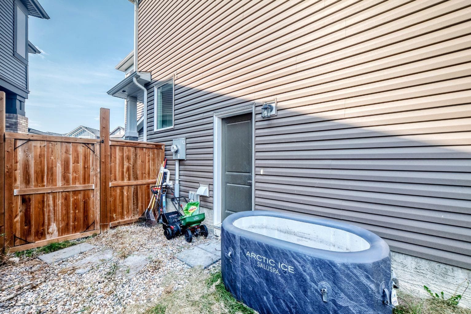 118 Belmont Crescent SW