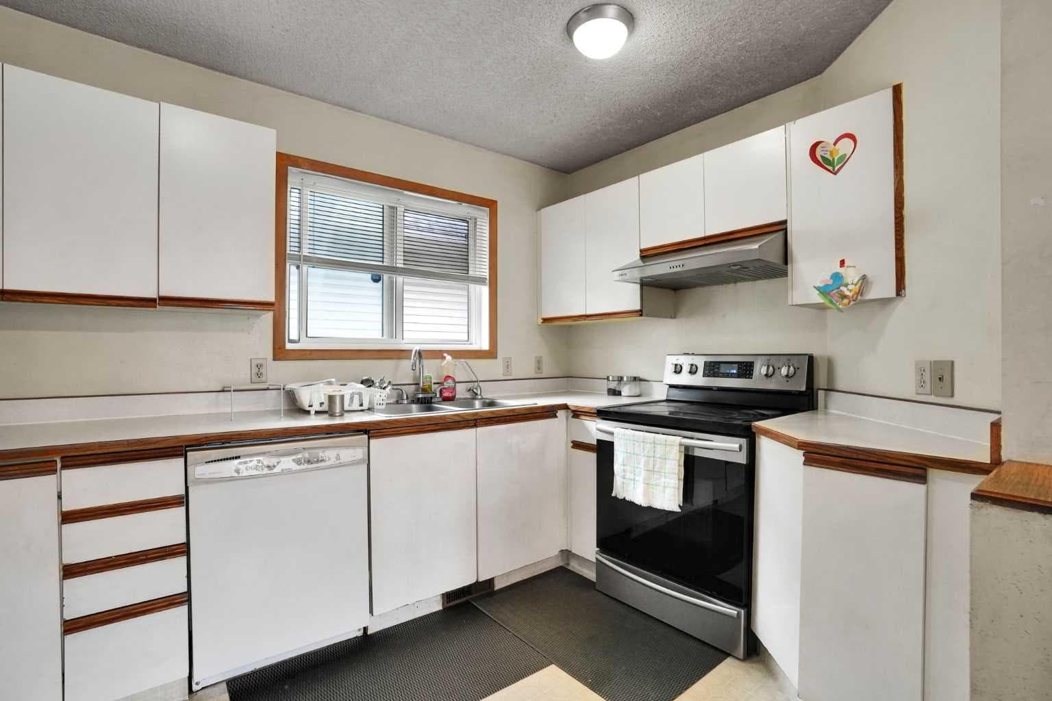 28 Martinridge Road NE