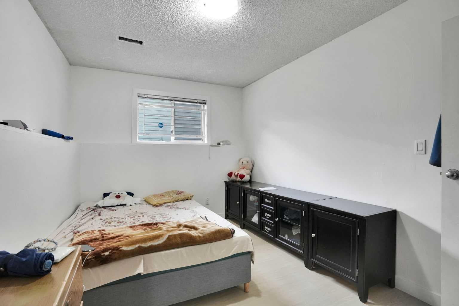 28 Martinridge Road NE