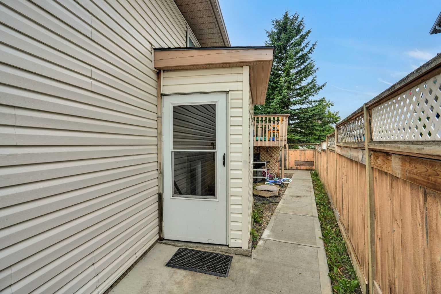 28 Martinridge Road NE