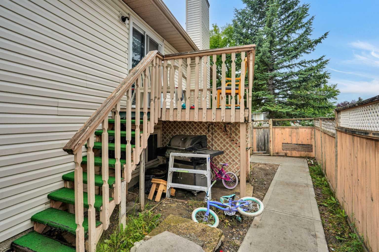 28 Martinridge Road NE