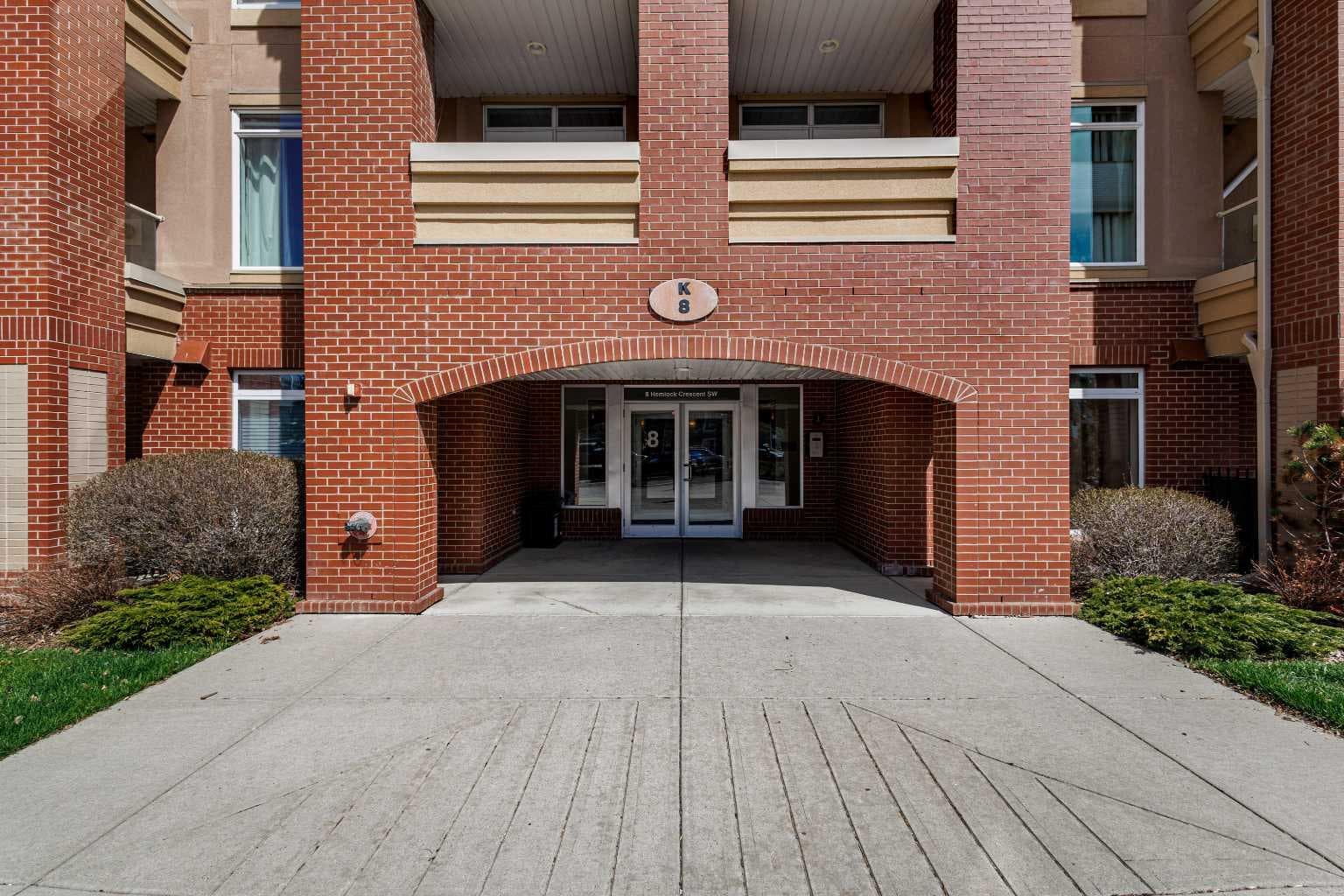 304, 8 Hemlock Crescent SW