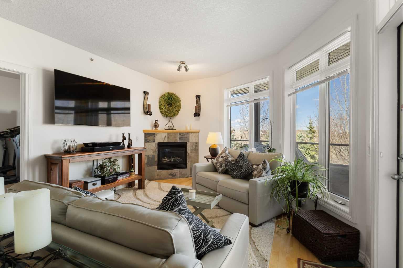 304, 8 Hemlock Crescent SW