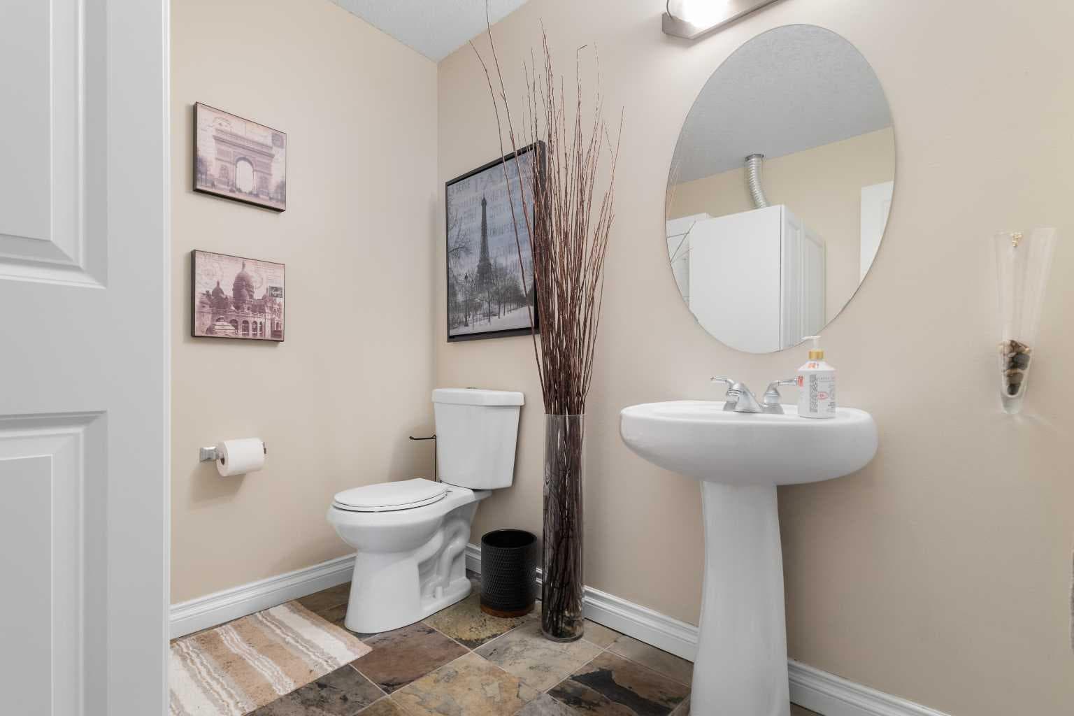 304, 8 Hemlock Crescent SW
