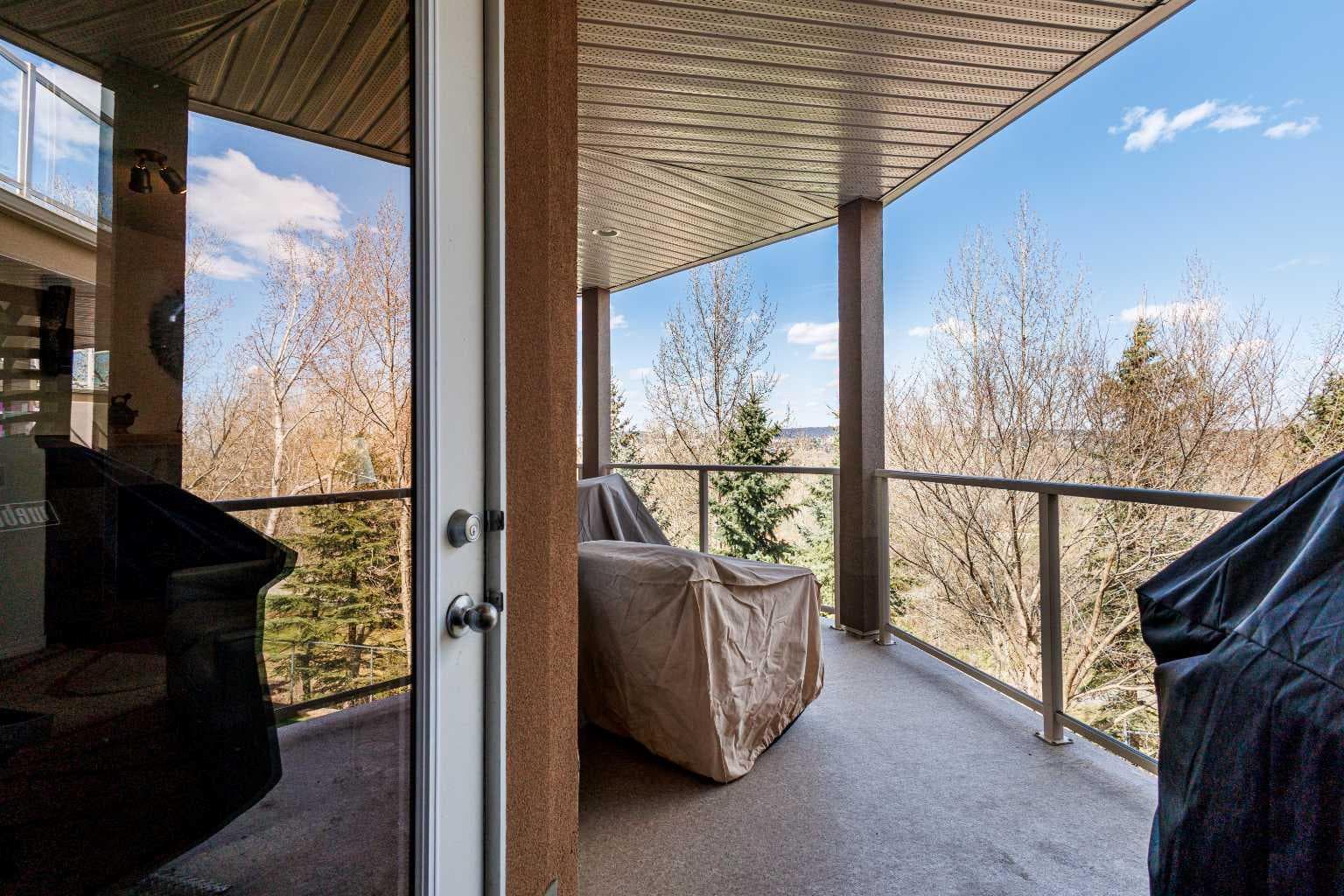 304, 8 Hemlock Crescent SW