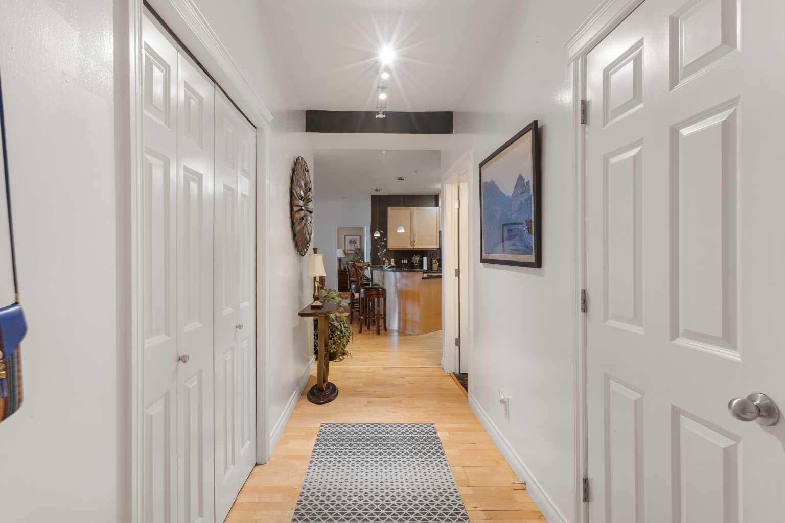 304, 8 Hemlock Crescent SW