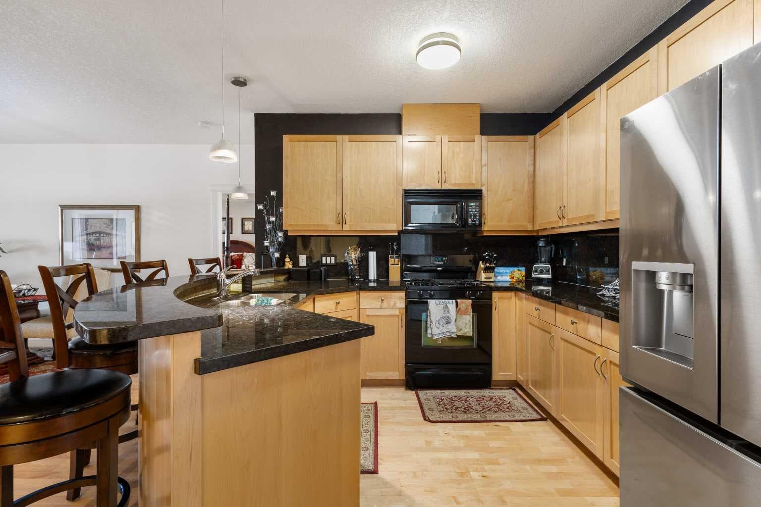 304, 8 Hemlock Crescent SW