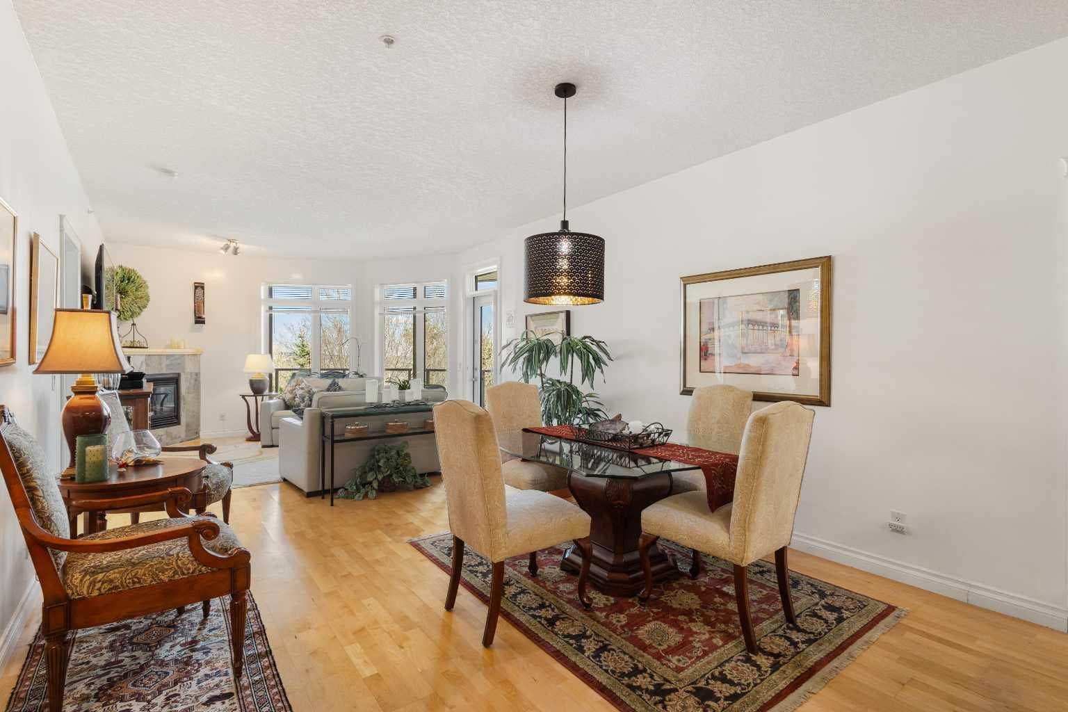 304, 8 Hemlock Crescent SW