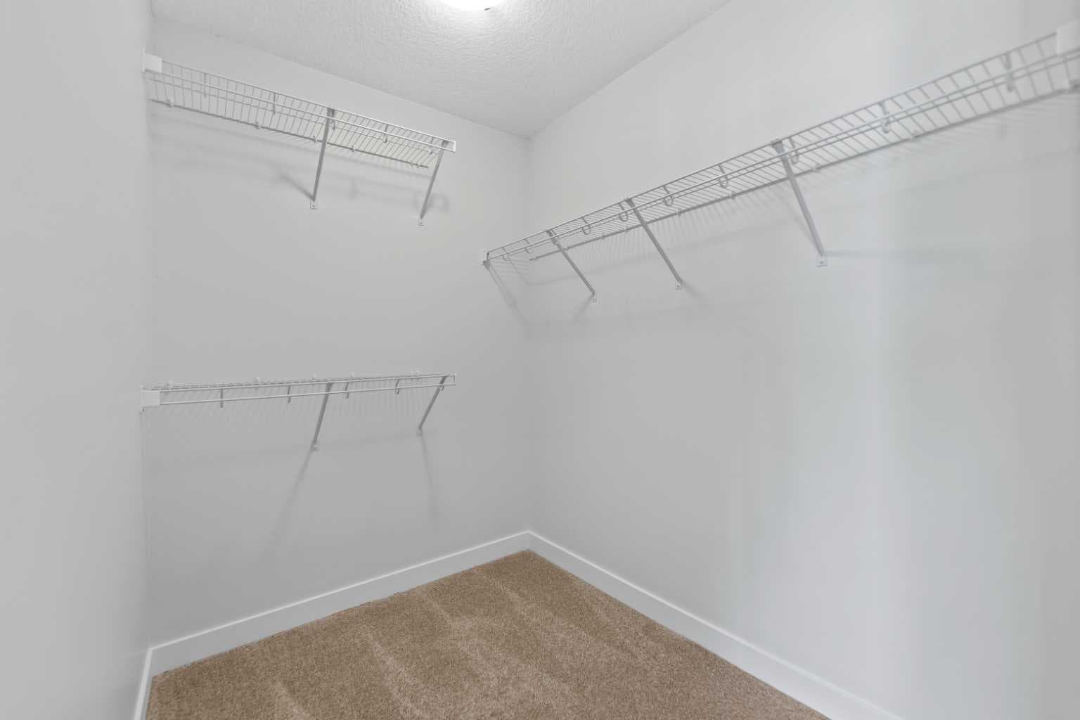 734 Bayview Hill SW