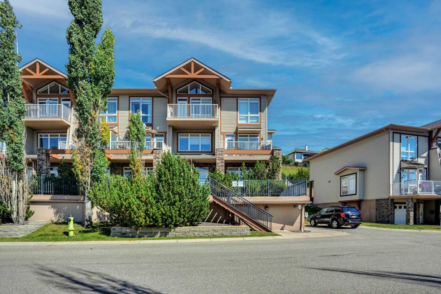 5, 148 Rockyledge View NW