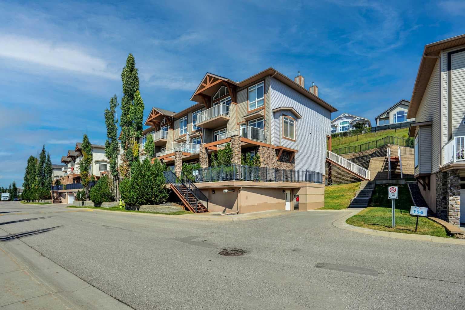 5, 148 Rockyledge View NW