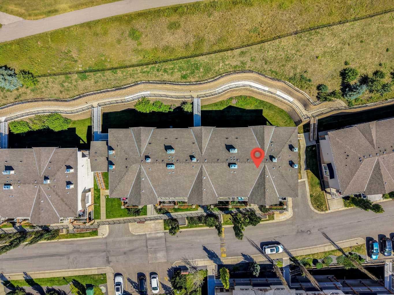 5, 148 Rockyledge View NW