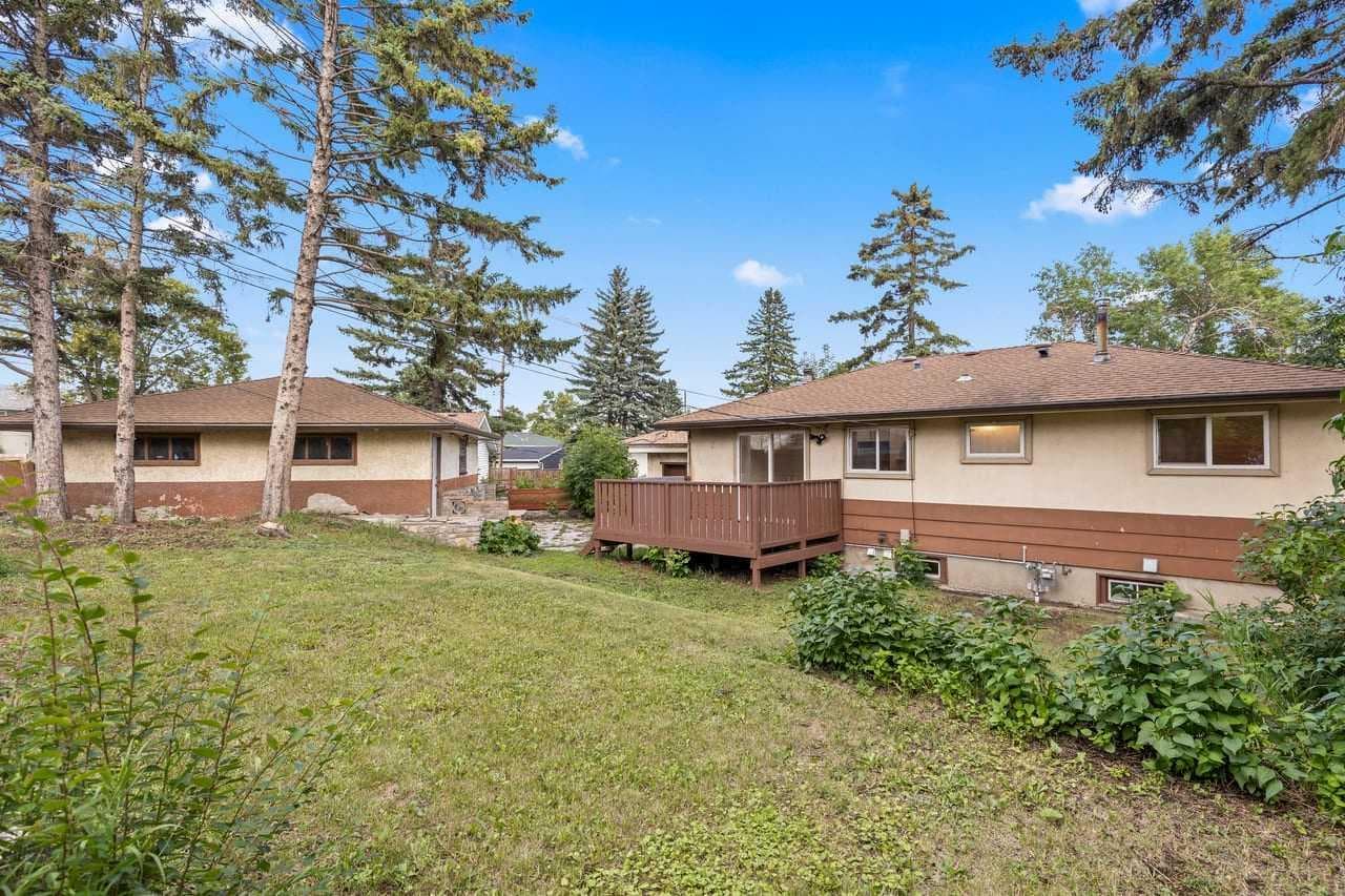 2007 Cottonwood Crescent SE