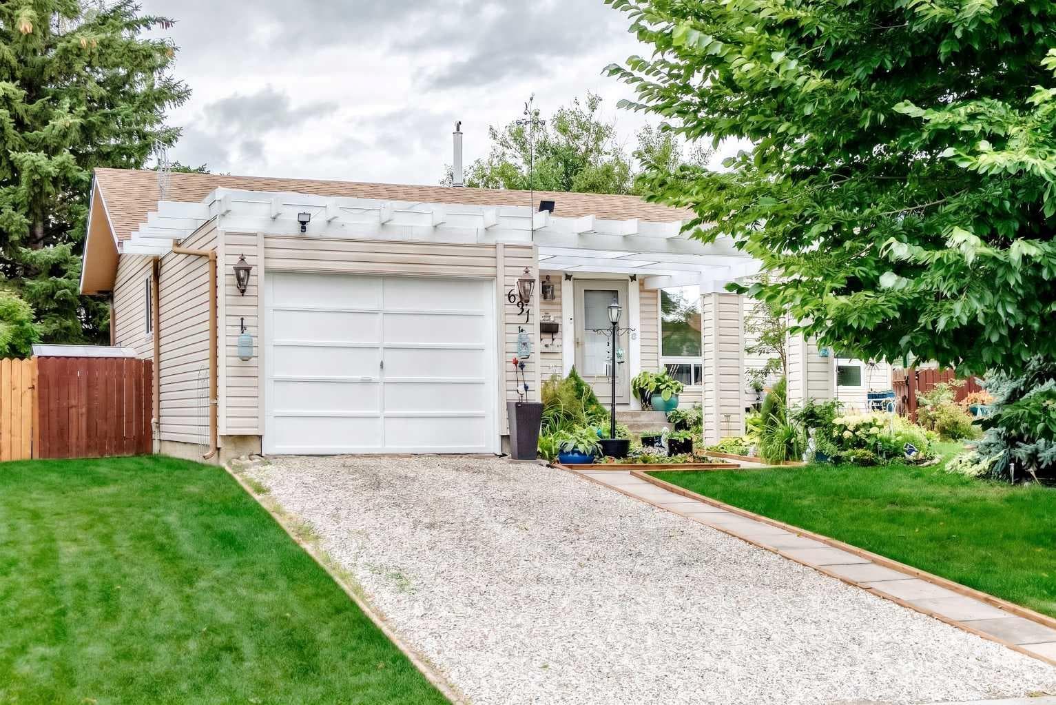 631 Brookpark Drive SW