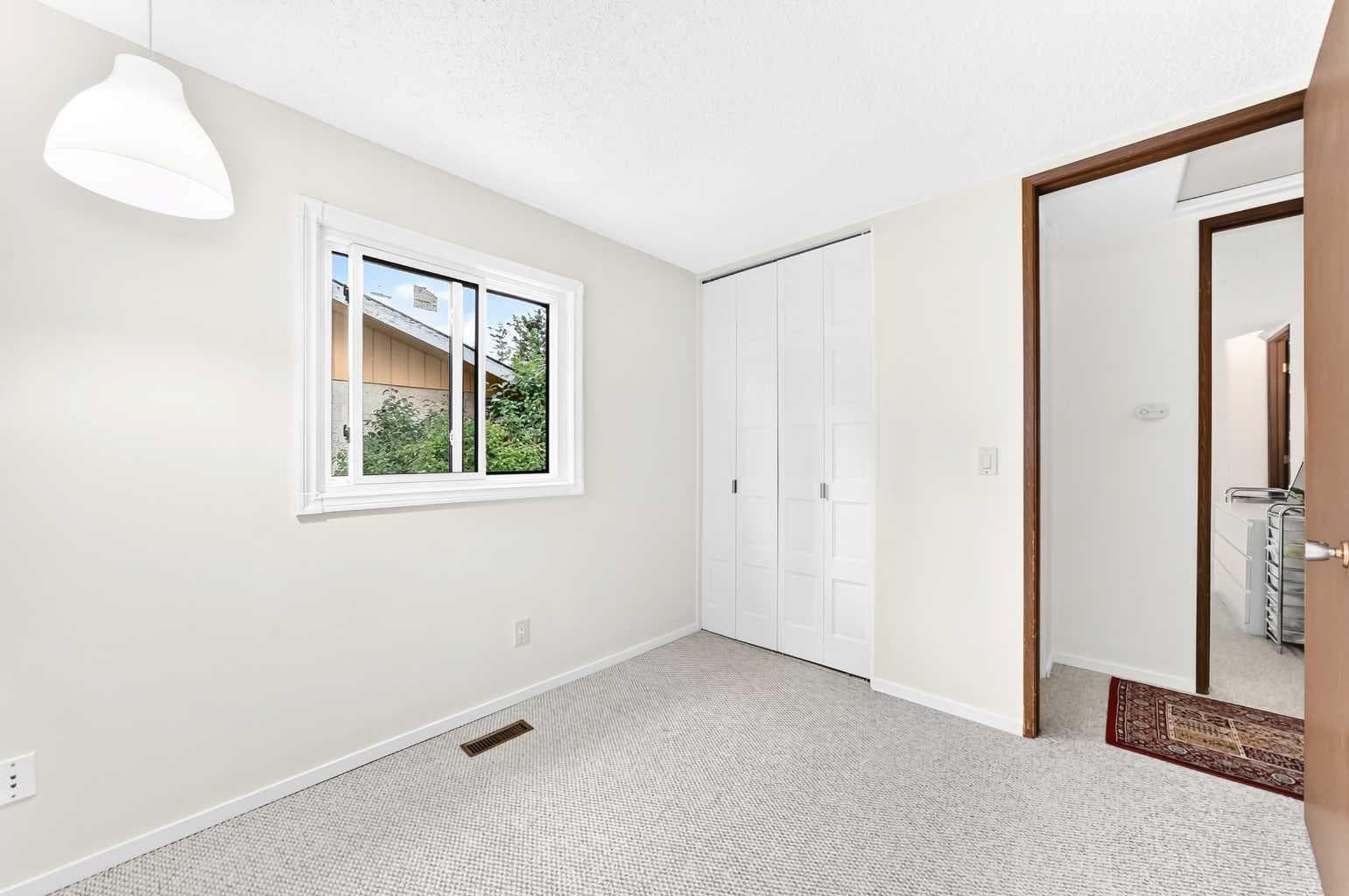 631 Brookpark Drive SW