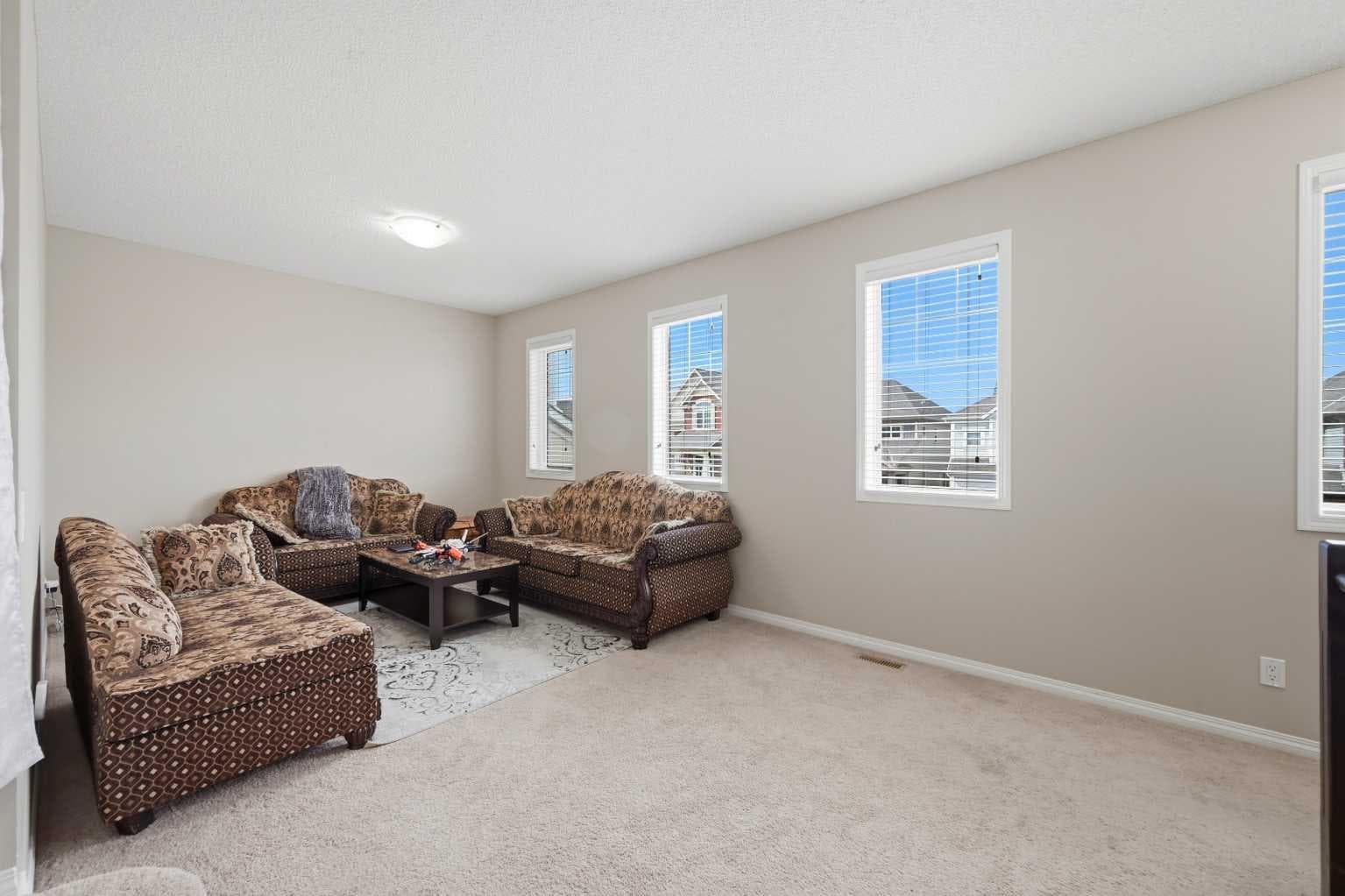 146 Windwood Grove SW