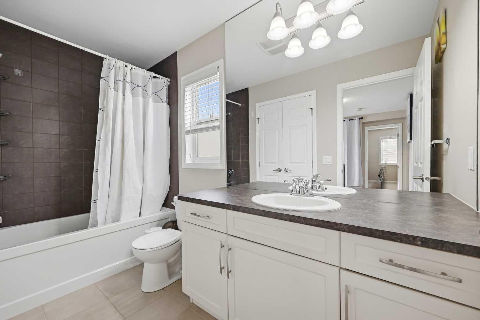 146 Windwood Grove SW
