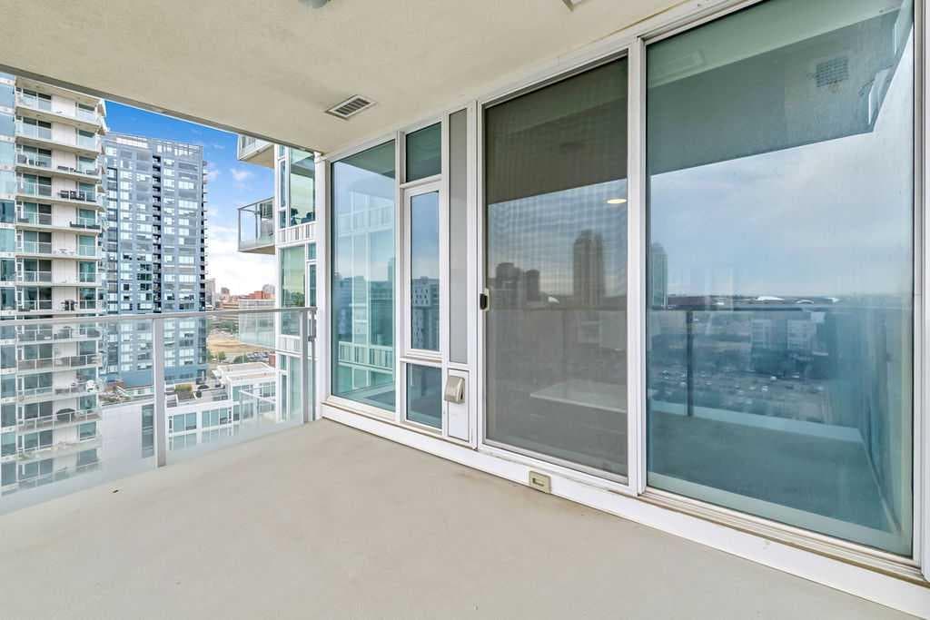 1307, 519 Riverfront Avenue SE
