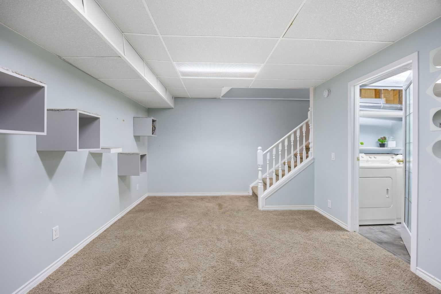 75 Woodhill Court SW