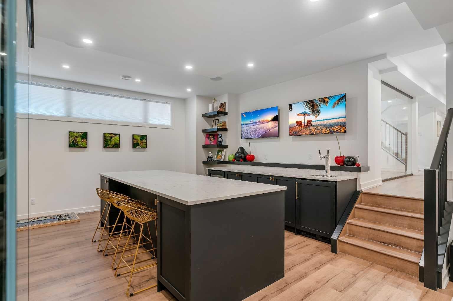 817 Rideau Road SW