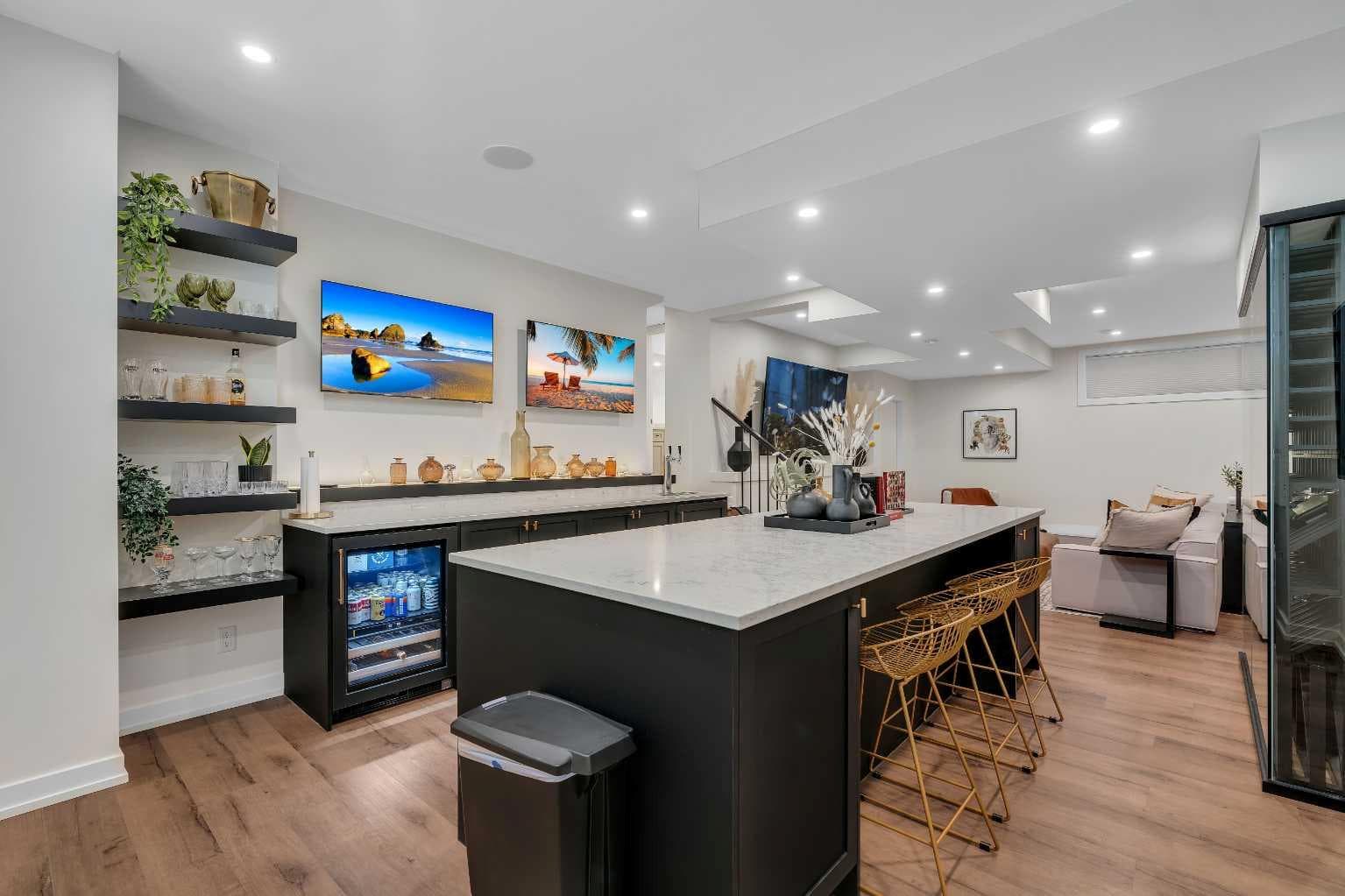 817 Rideau Road SW