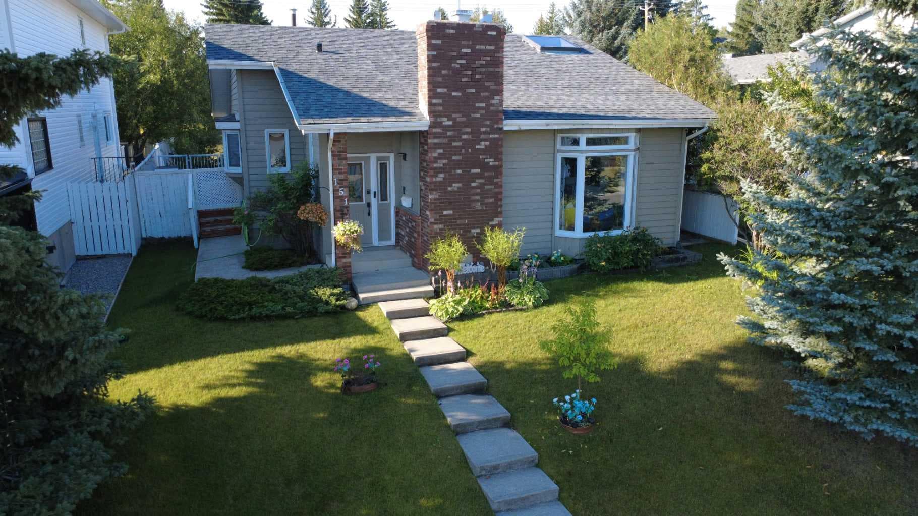 151 Sandstone Place NW