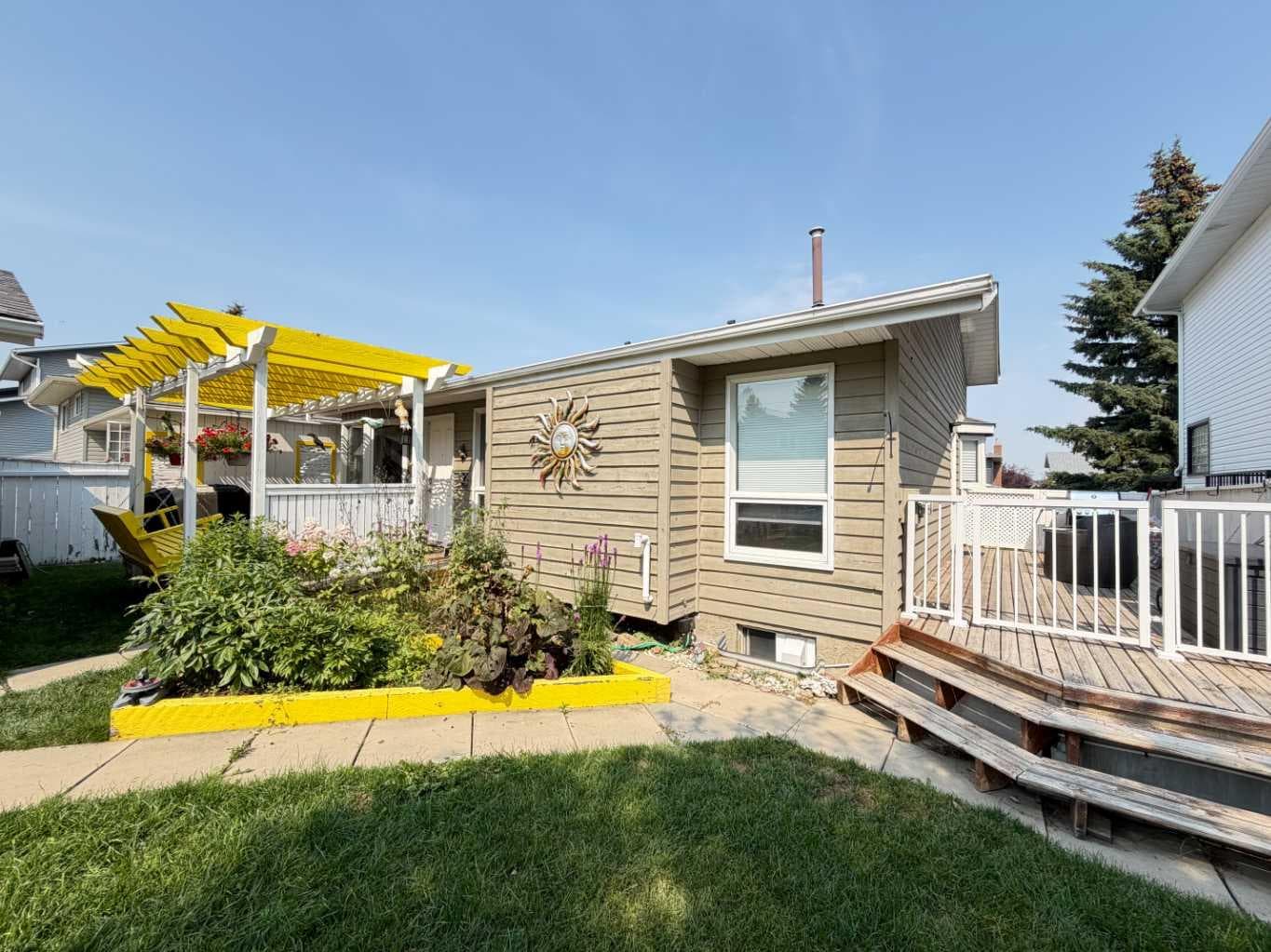 151 Sandstone Place NW