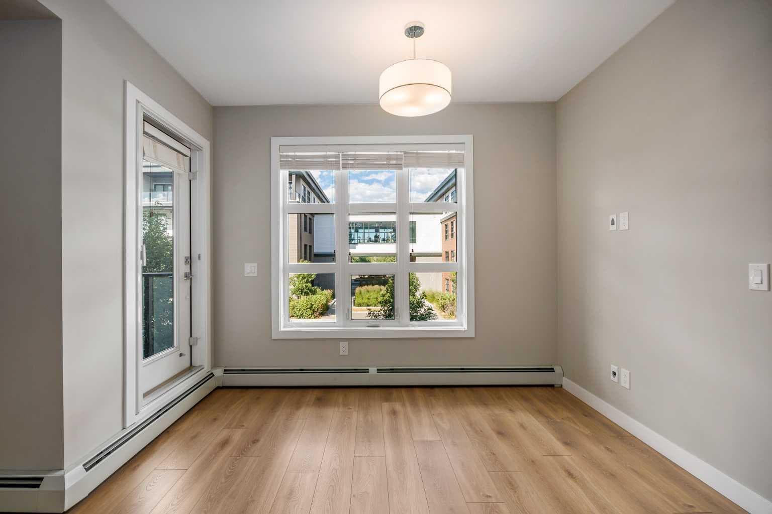 203, 383 Smith Street NW