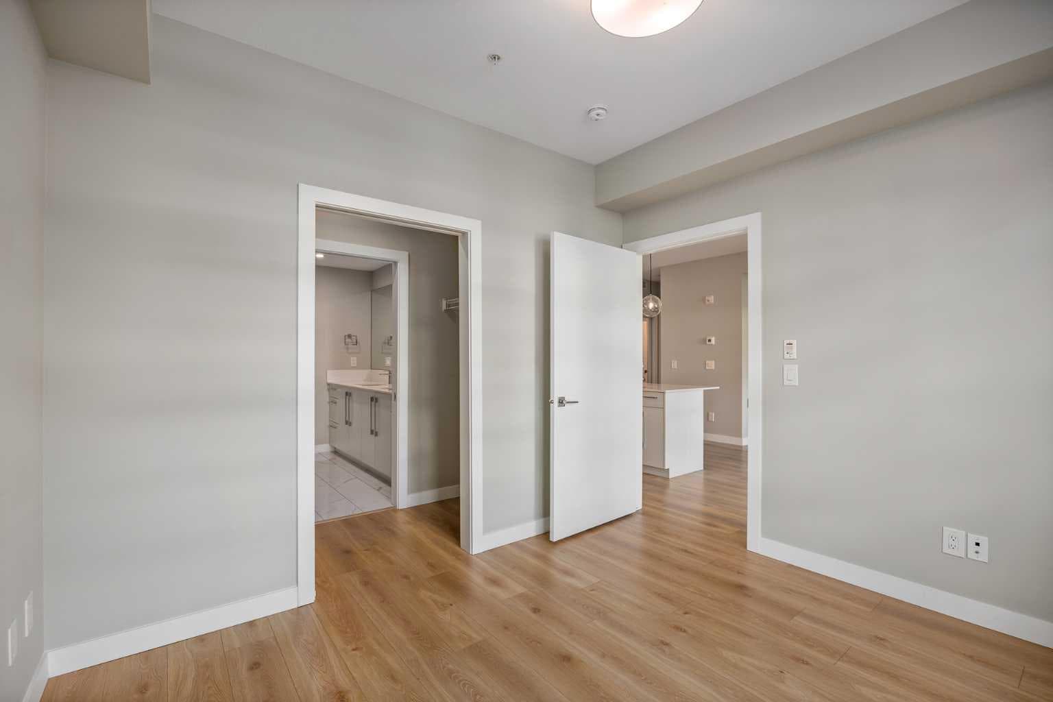 203, 383 Smith Street NW