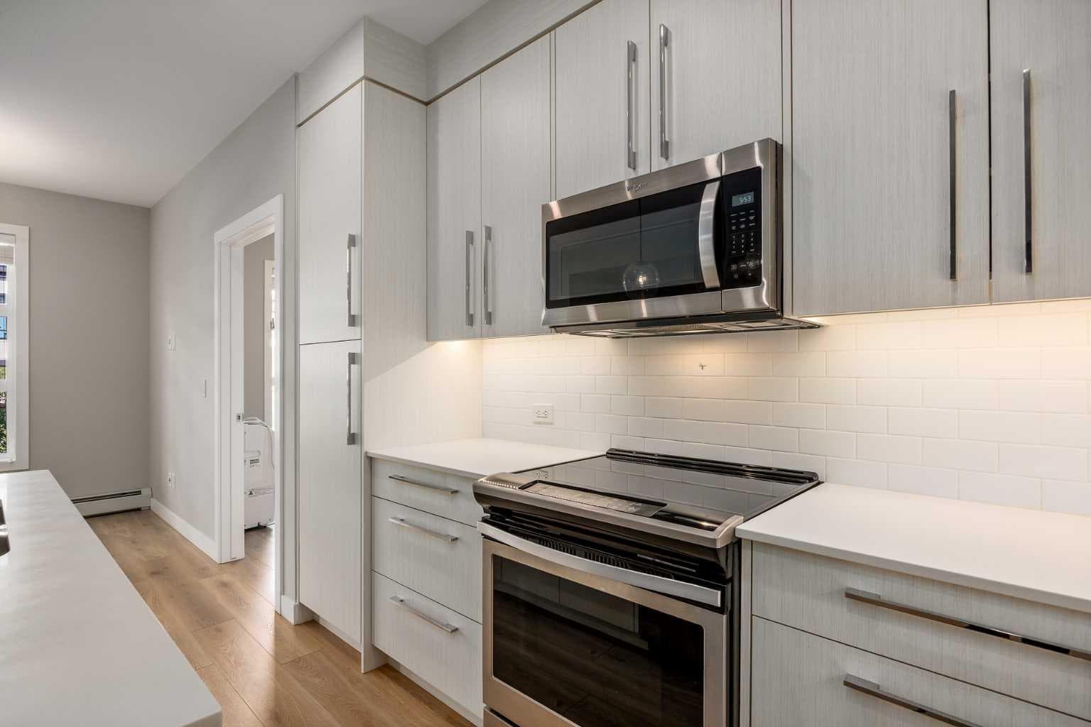 203, 383 Smith Street NW